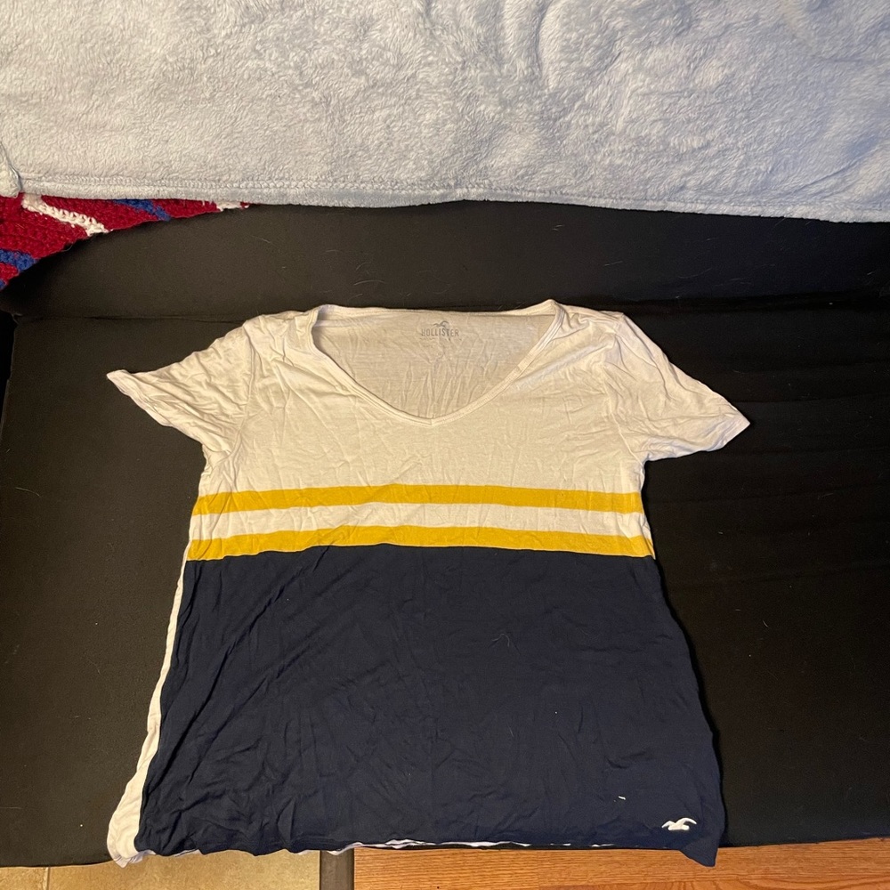 Size Medium Hollister Short Sleeve Striped Tee